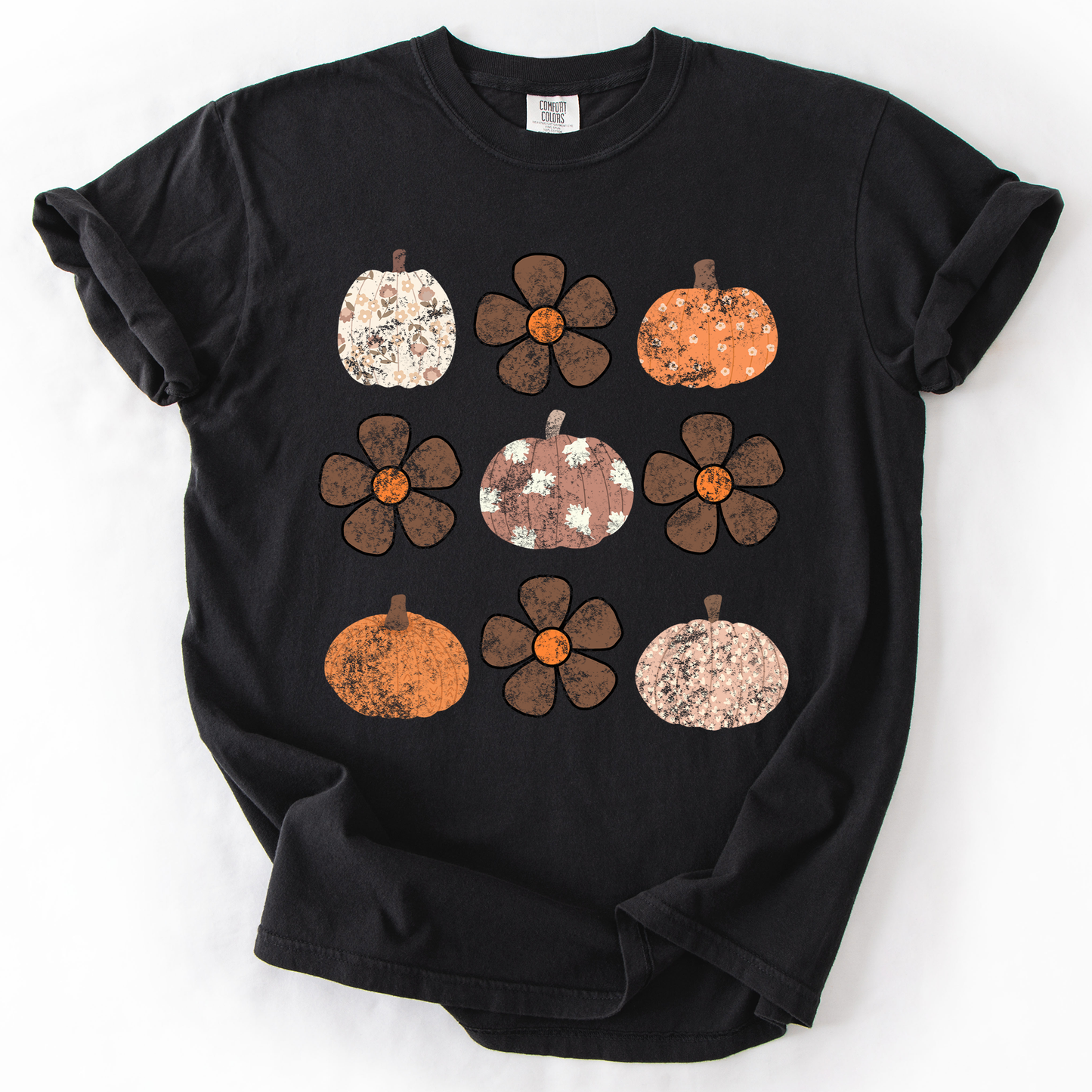 Retro Halloween, Flowers, Pumpkins, Patterned, Autumn, Fall, Comfort Colors T-Shirt