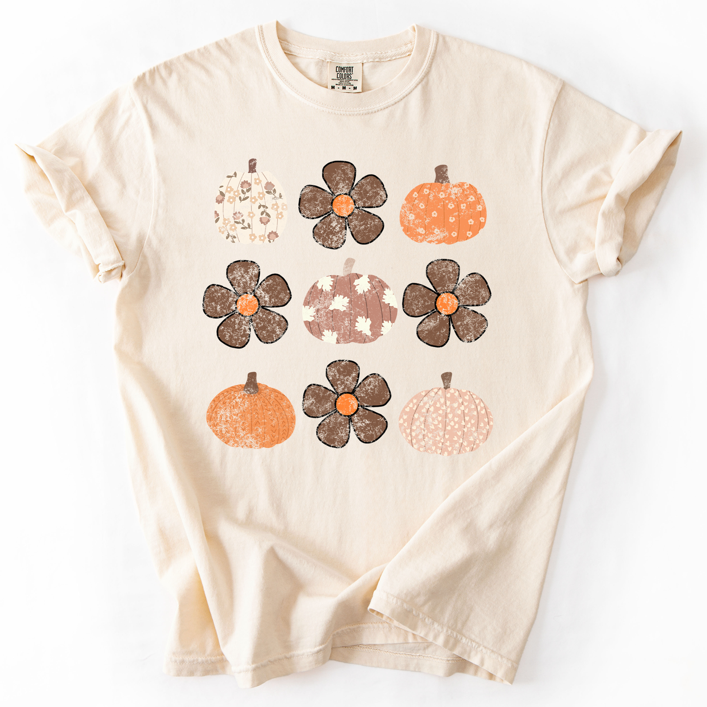 Retro Halloween, Flowers, Pumpkins, Patterned, Autumn, Fall, Comfort Colors T-Shirt