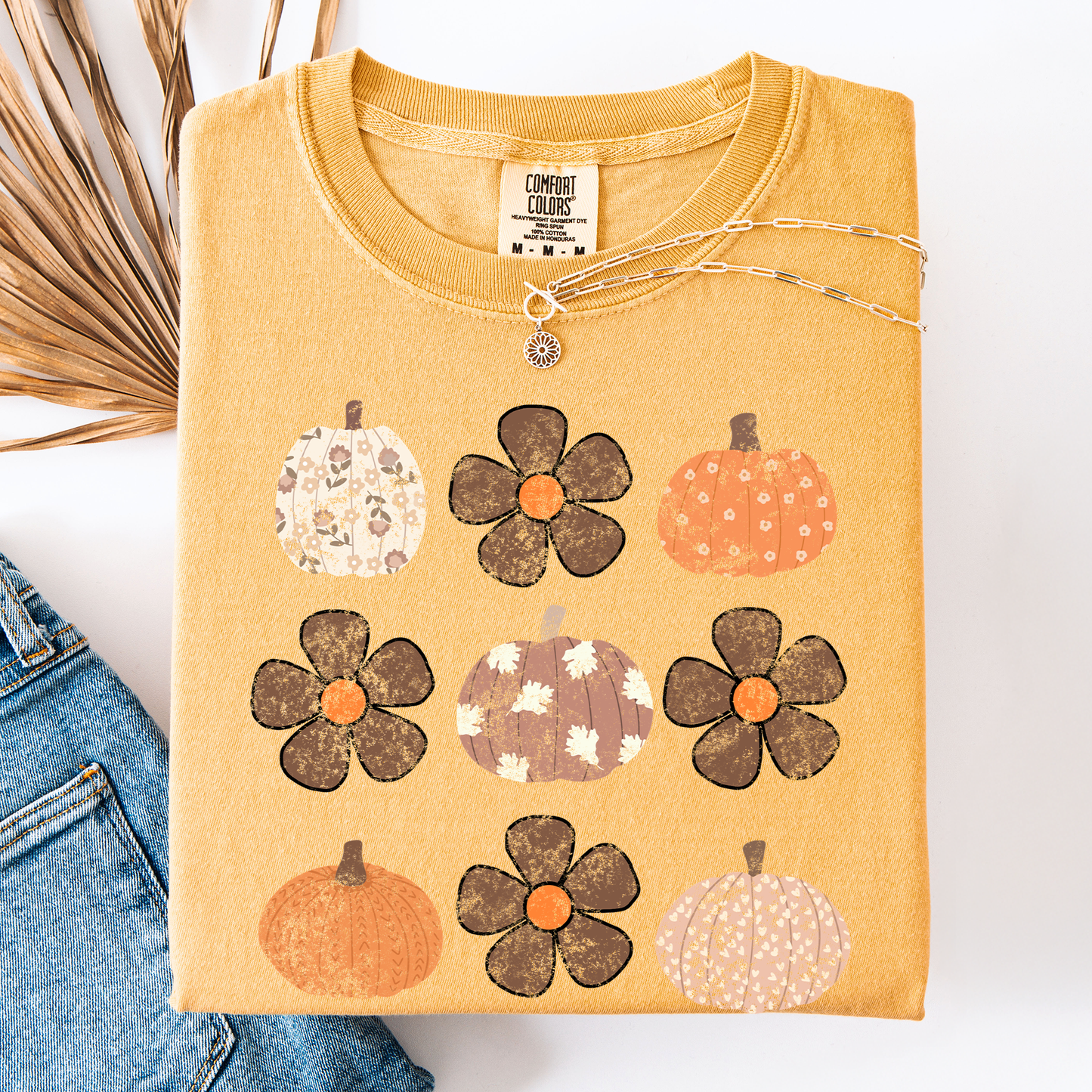 Retro Halloween, Flowers, Pumpkins, Patterned, Autumn, Fall, Comfort Colors T-Shirt