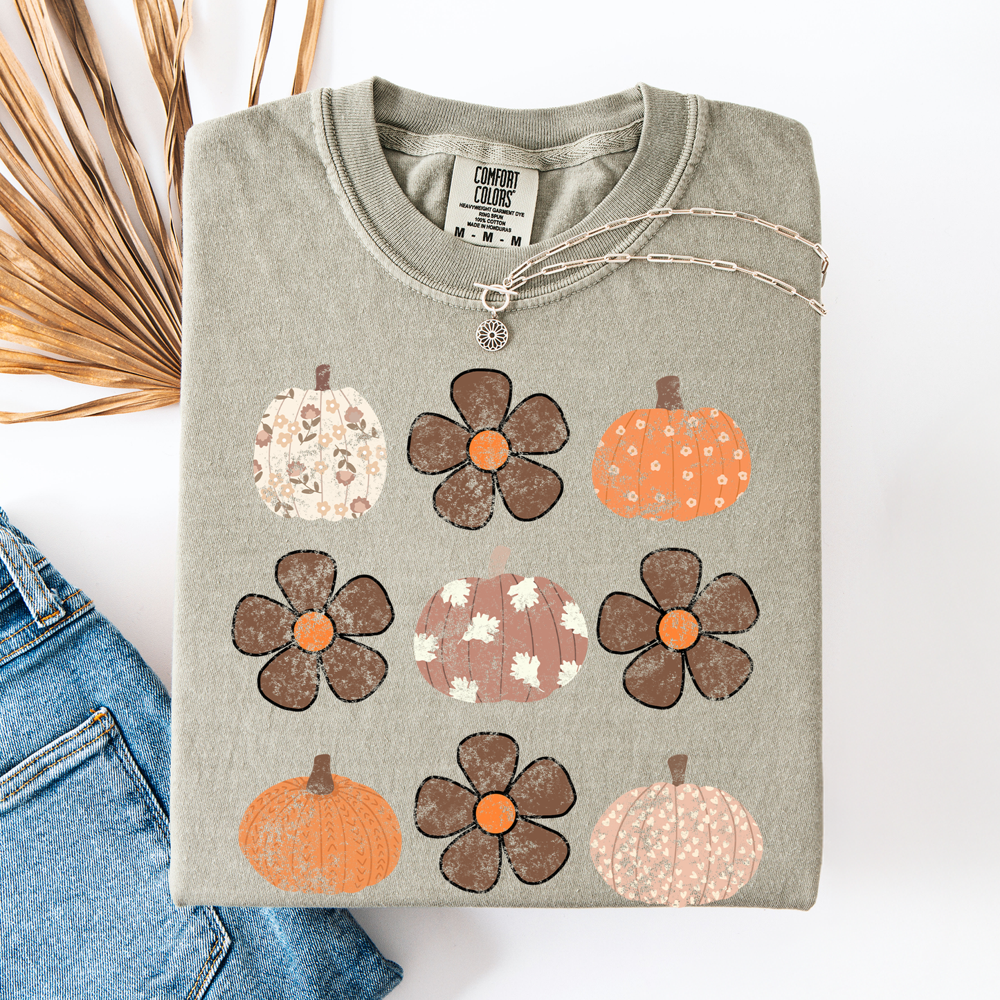 Retro Halloween, Flowers, Pumpkins, Patterned, Autumn, Fall, Comfort Colors T-Shirt