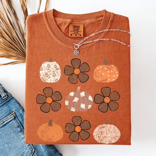 Retro Halloween, Flowers, Pumpkins, Patterned, Autumn, Fall, Comfort Colors T-Shirt
