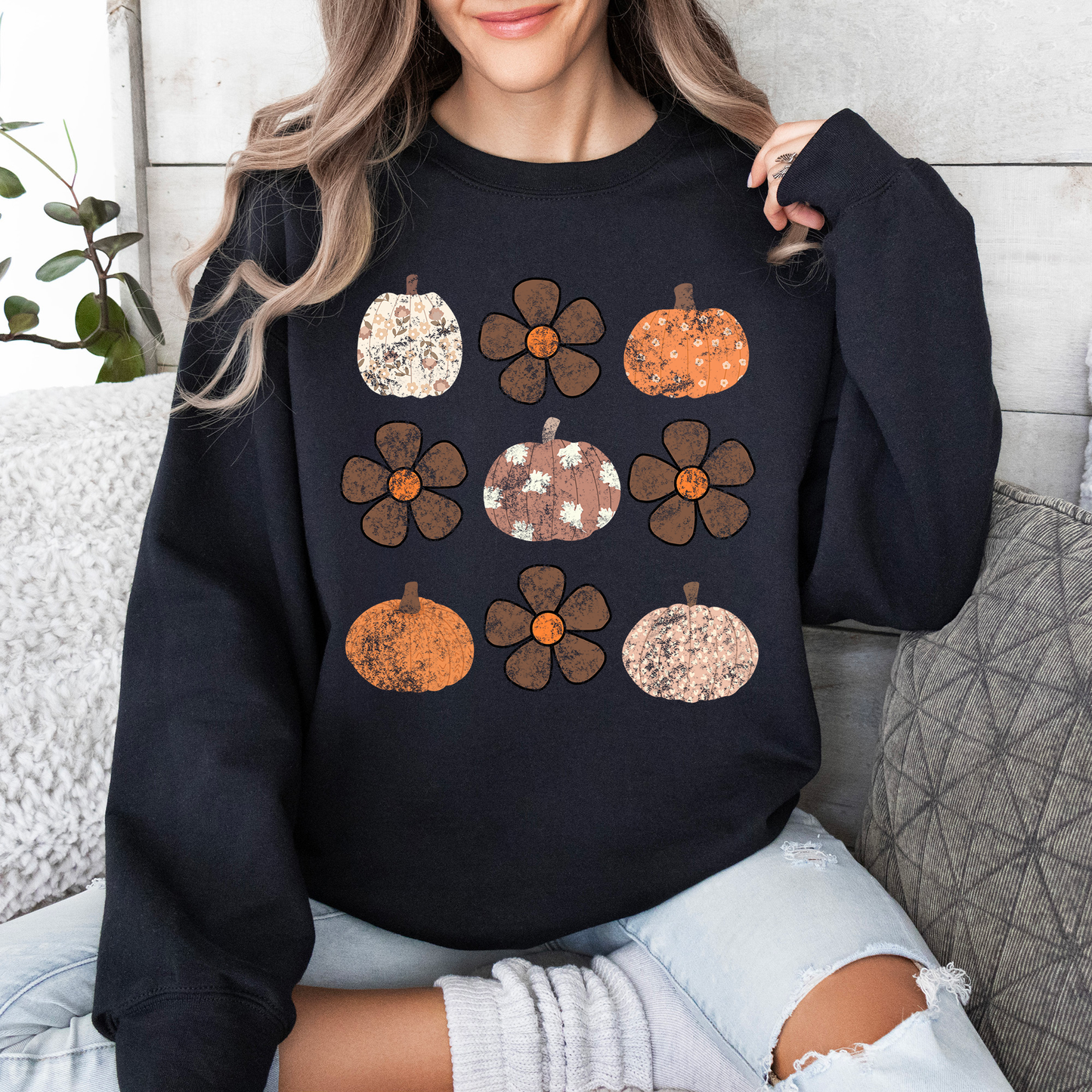 Retro Halloween, Flowers, Pumpkins, Patterned, Autumn, Fall Sweatshirt
