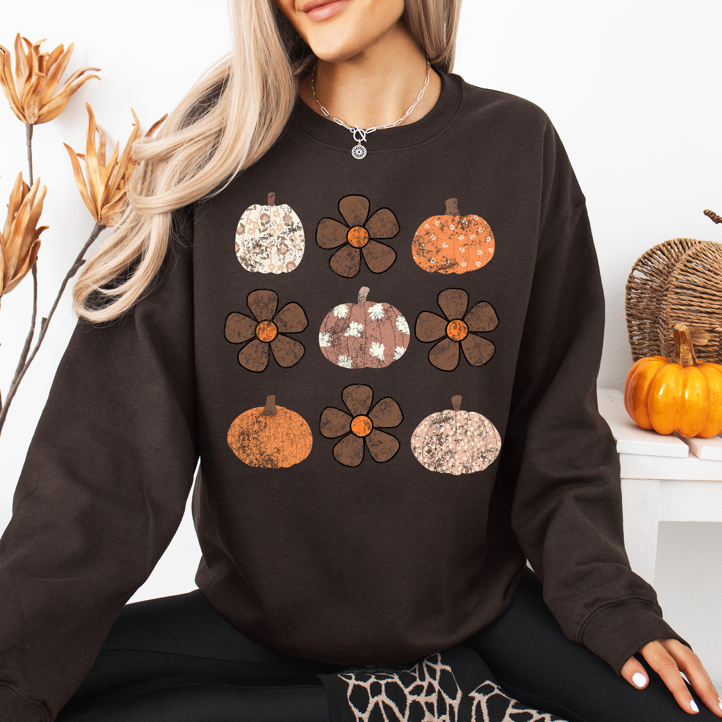 Retro Halloween, Flowers, Pumpkins, Patterned, Autumn, Fall Sweatshirt