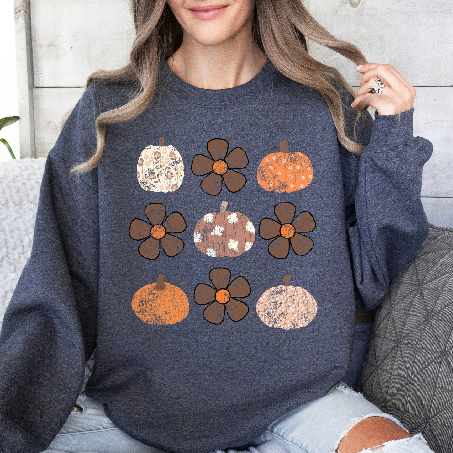 Retro Halloween, Flowers, Pumpkins, Patterned, Autumn, Fall Sweatshirt