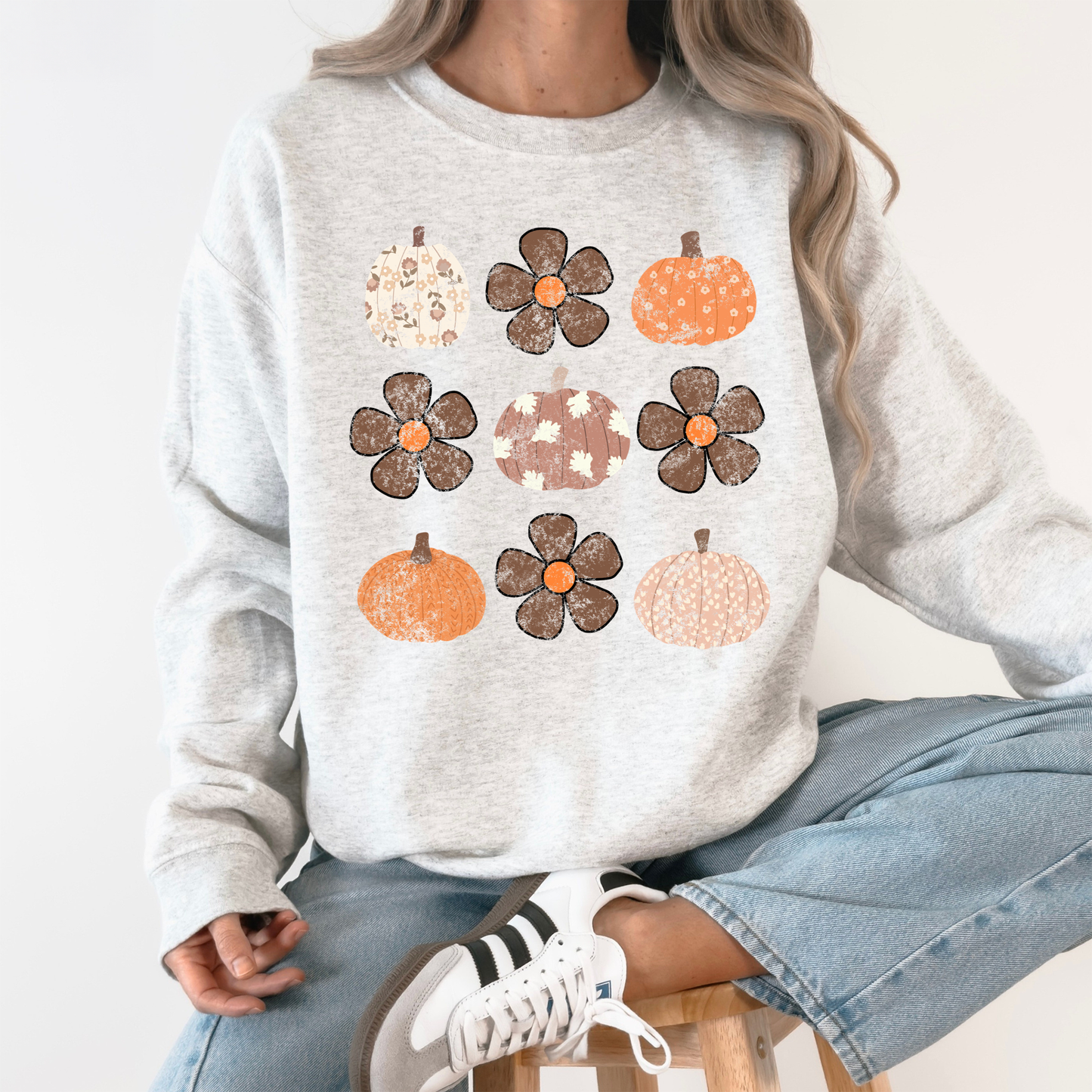 Retro Halloween, Flowers, Pumpkins, Patterned, Autumn, Fall Sweatshirt