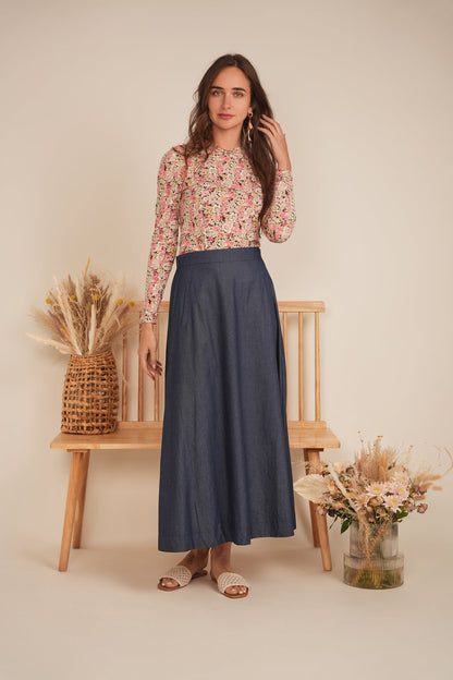 Long Denim Skirt With Pockets