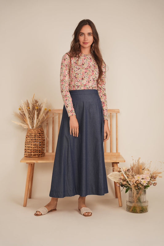 Long Denim Skirt With Pockets