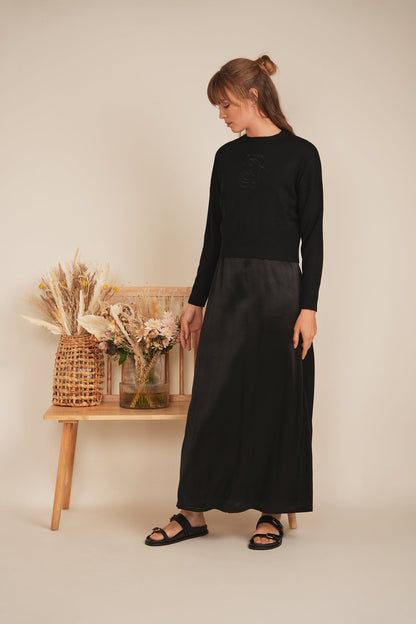 Crew Emboridered Sweater