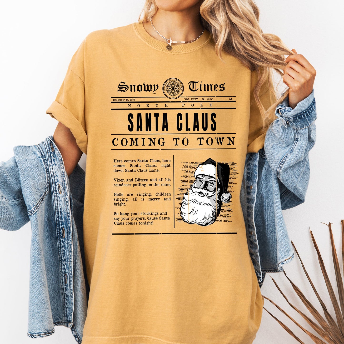 Santa Claus Is Coming To Town, Newspaper, Winter, Snow, Xmas Tshirt Comfort Colors T-Shirt