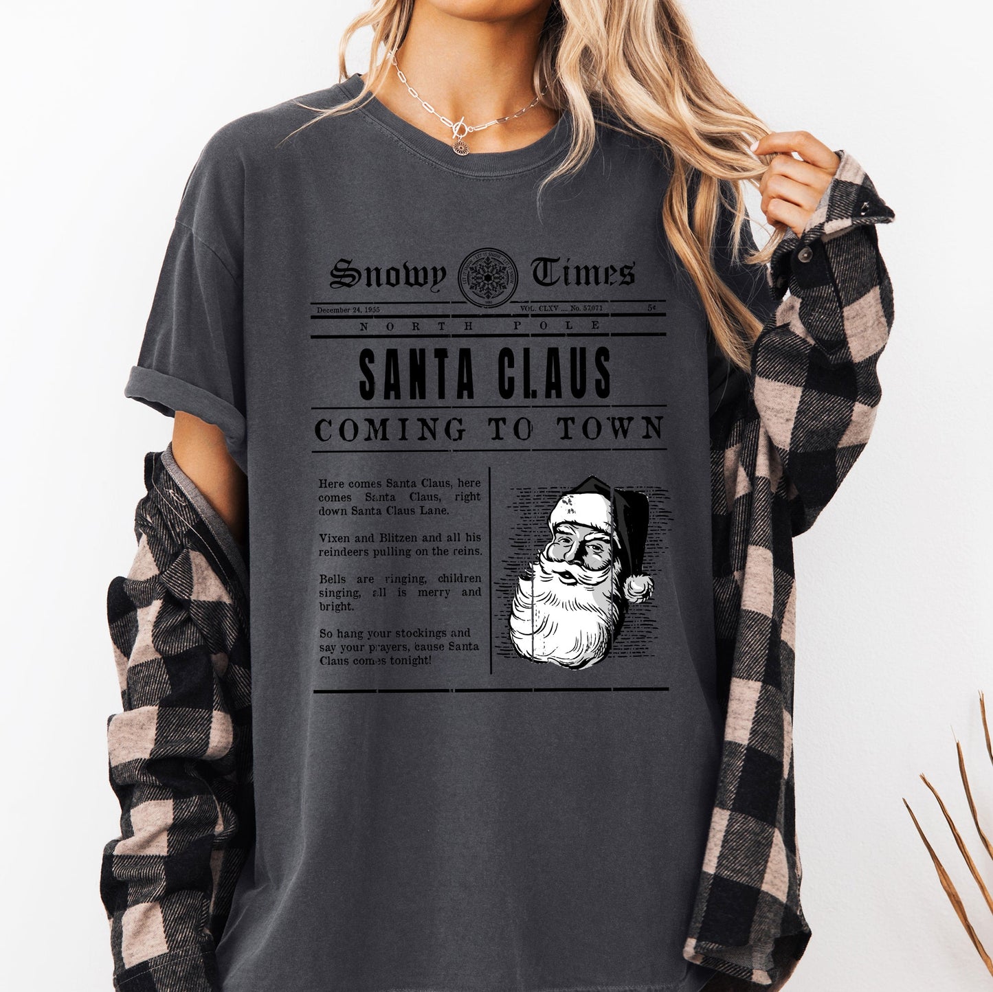 Santa Claus Is Coming To Town, Newspaper, Winter, Snow, Xmas Tshirt Comfort Colors T-Shirt
