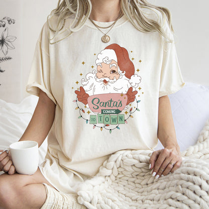 Santa Is Coming To Town, Retro, Christmas - bay Comfort Colors T-Shirt