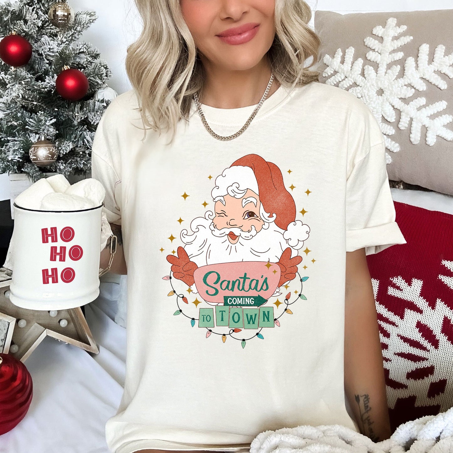 Santa Is Coming To Town, Retro, Christmas - bay Comfort Colors T-Shirt