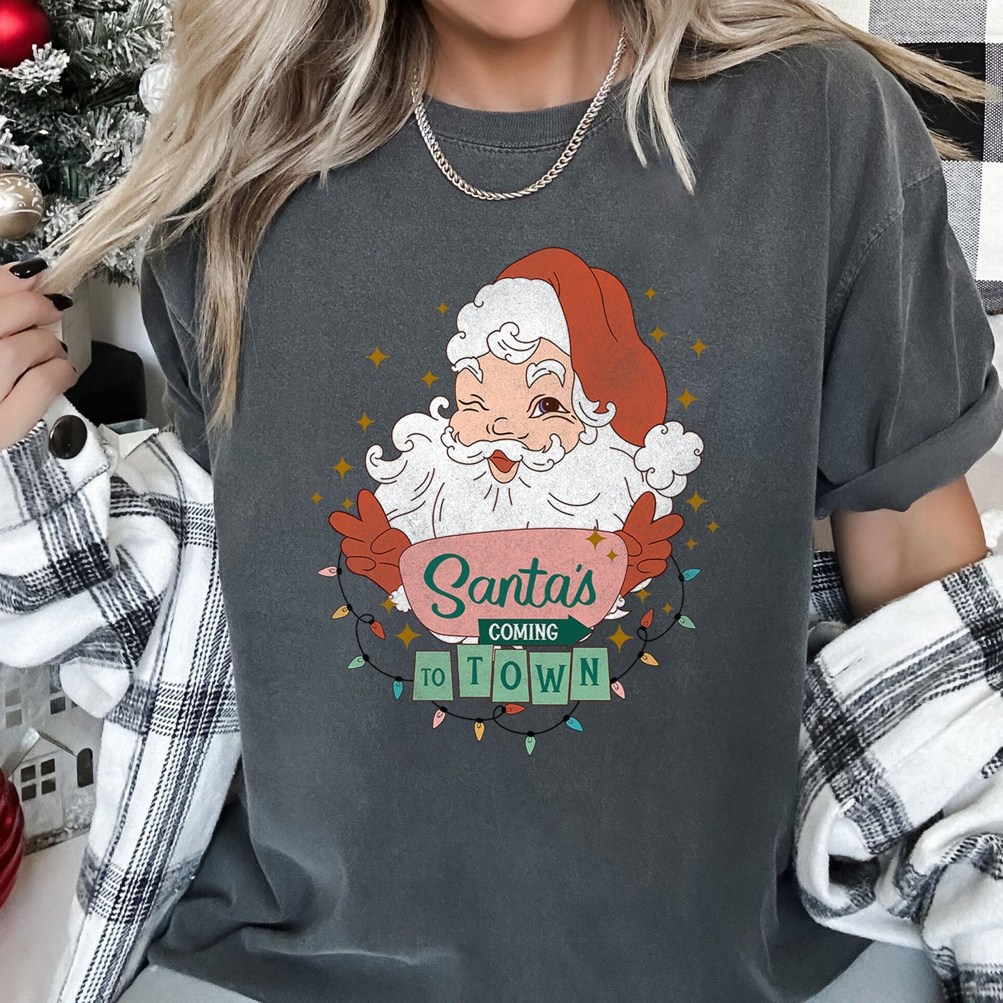 Santa Is Coming To Town, Retro, Christmas - bay Comfort Colors T-Shirt