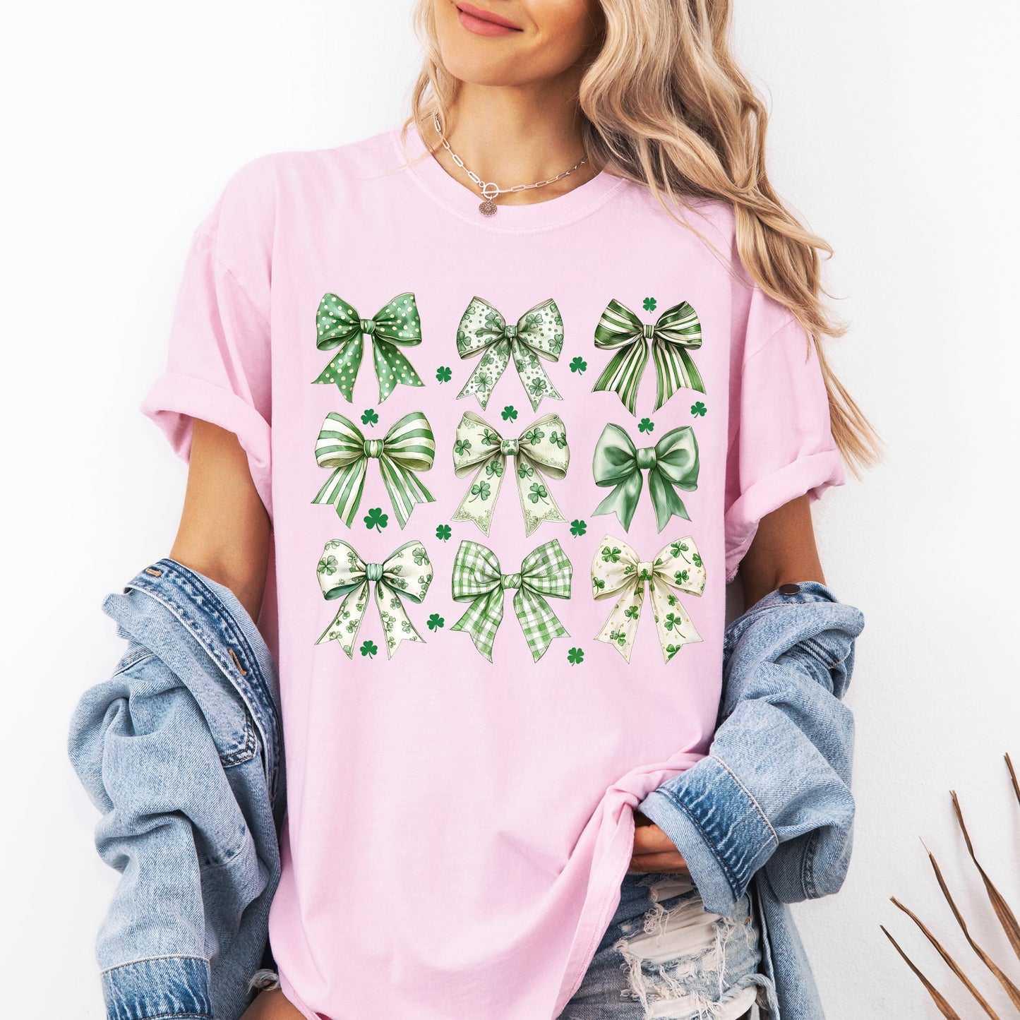 St Patrick's Coquette Bows, Ribbons, St Patrick's Day, Shamrock, Clover, Lucky, Leprechaun Tshirt Comfort Colors T-Shirt
