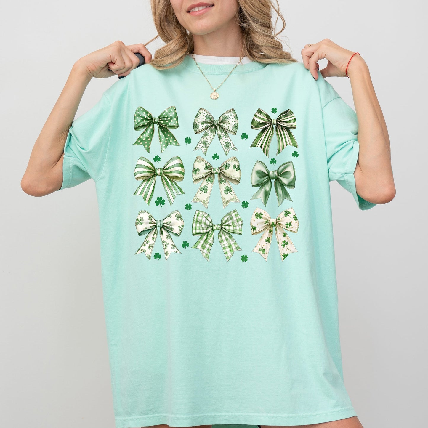 St Patrick's Coquette Bows, Ribbons, St Patrick's Day, Shamrock, Clover, Lucky, Leprechaun Tshirt Comfort Colors T-Shirt