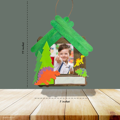 The Land of Lucky Saurus, Dinosaur