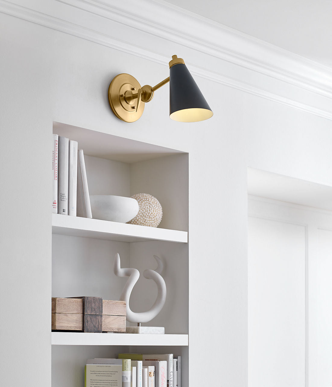Signoret Task Sconce