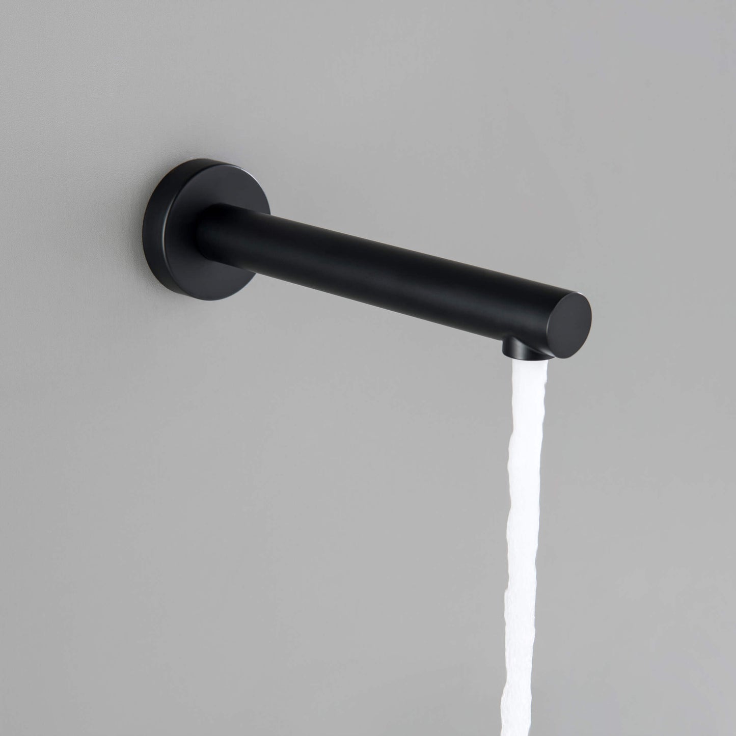 Halo Metal Tub Spout