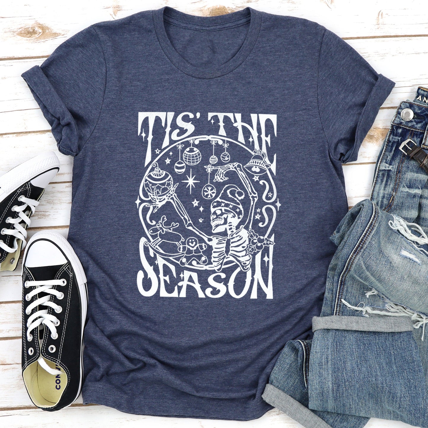 Tis The Season, Christmas Skeleton, Jolly, Dancing, Retro Super Soft Tshirt