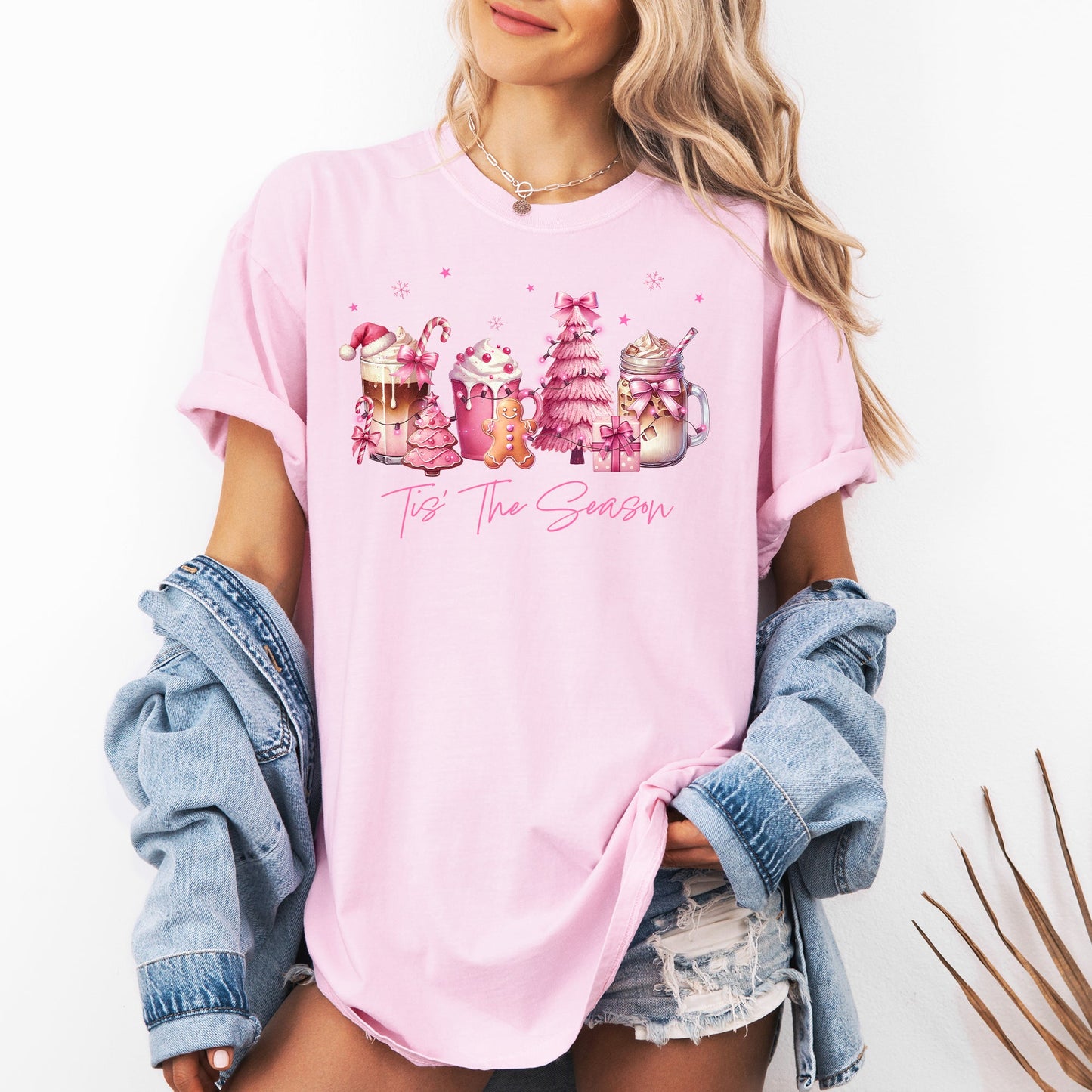Tis The Season, Coffee Drinks, Pastel, Christmas, Pink, Snow Tshirt Comfort Colors T-Shirt