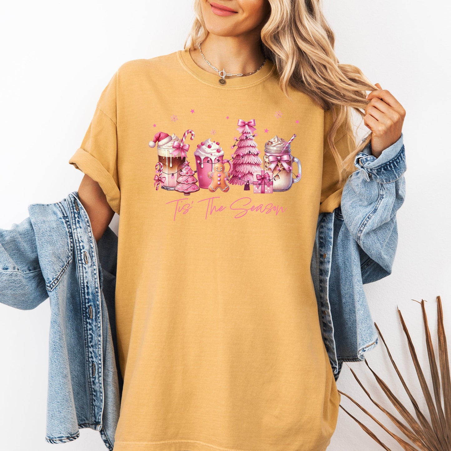 Tis The Season, Coffee Drinks, Pastel, Christmas, Pink, Snow Tshirt Comfort Colors T-Shirt