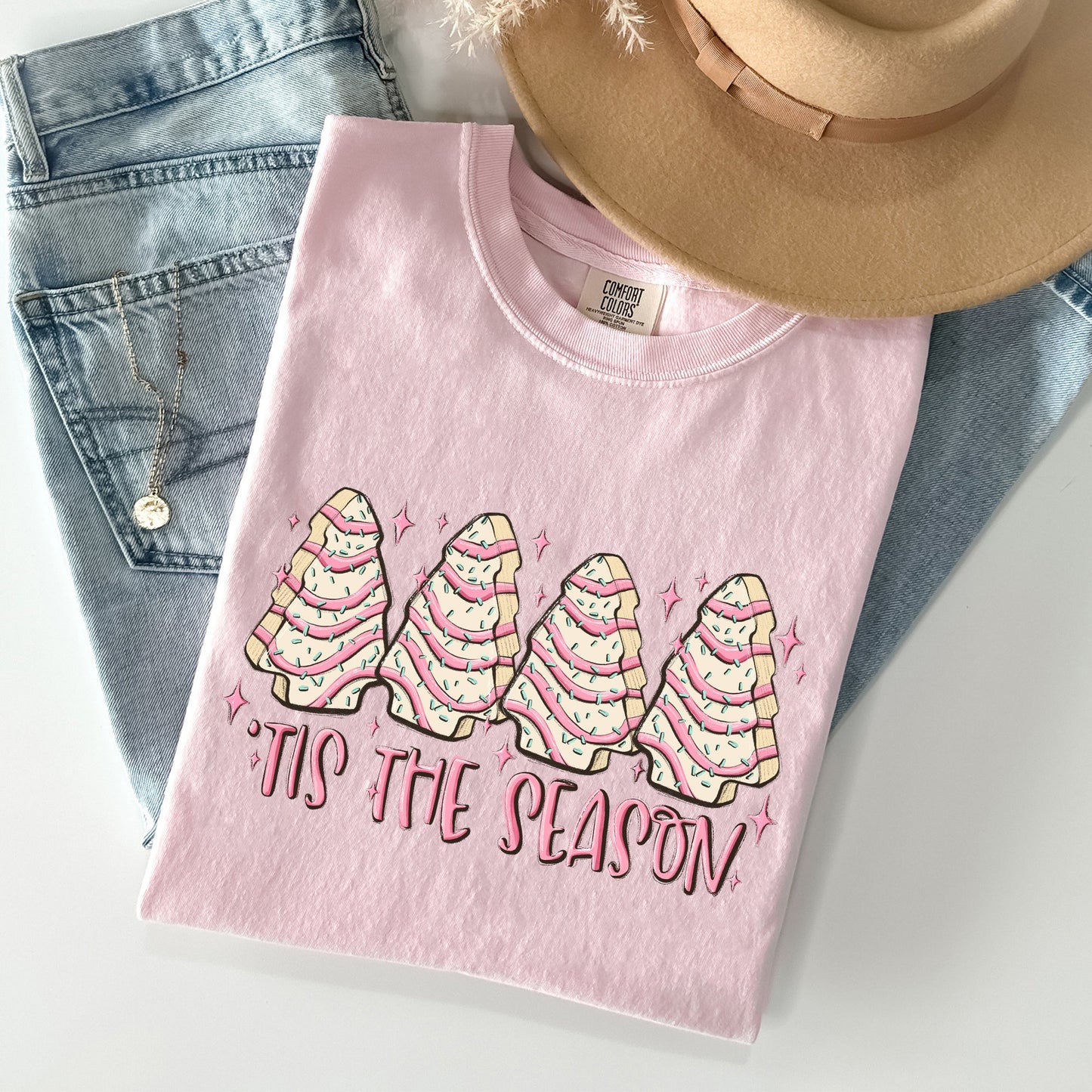 Tis The Season, Pink Christmas Cakes, Cute, Treat, Winter, Santa, Xmas Tshirt Comfort Colors T-Shirt
