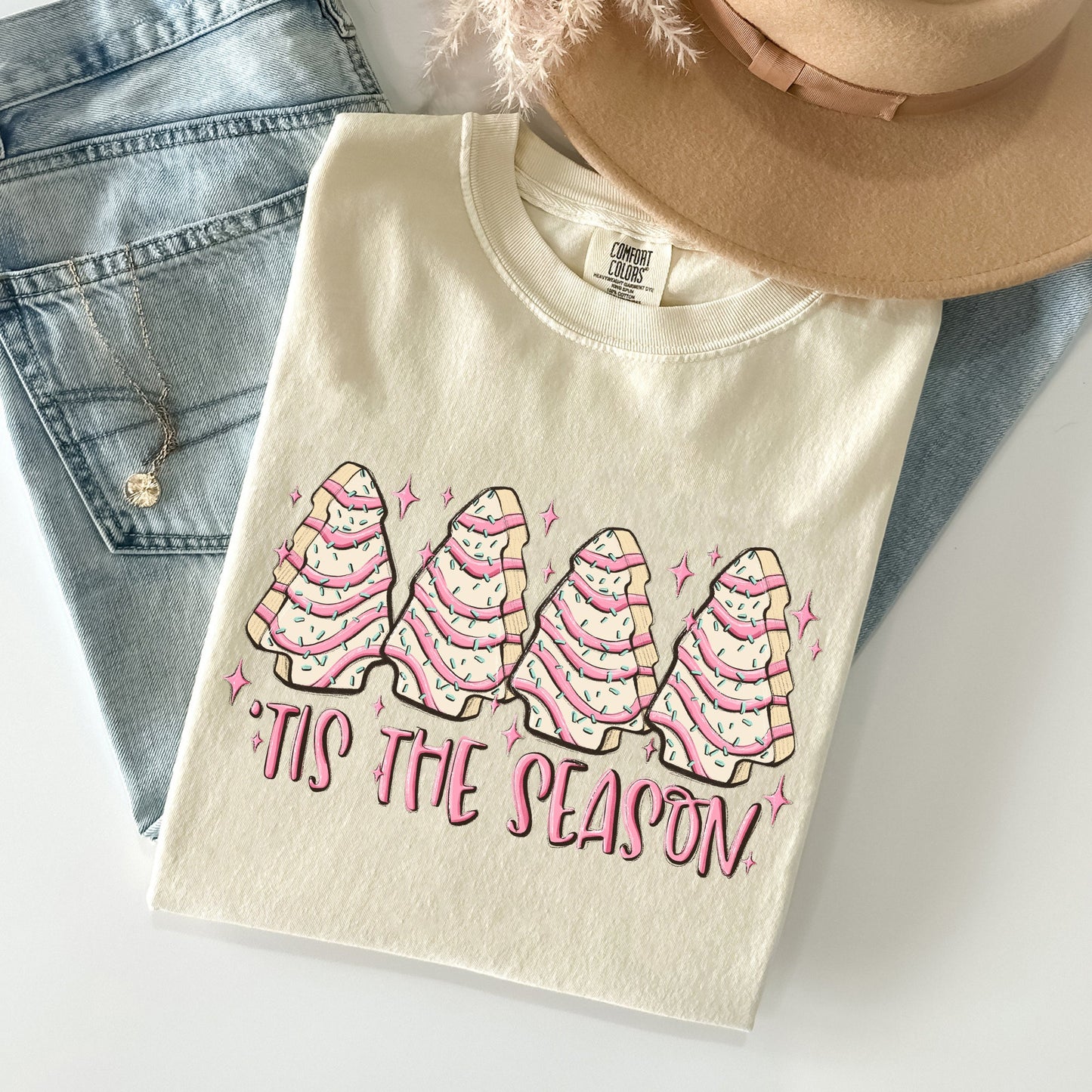 Tis The Season, Pink Christmas Cakes, Cute, Treat, Winter, Santa, Xmas Tshirt Comfort Colors T-Shirt