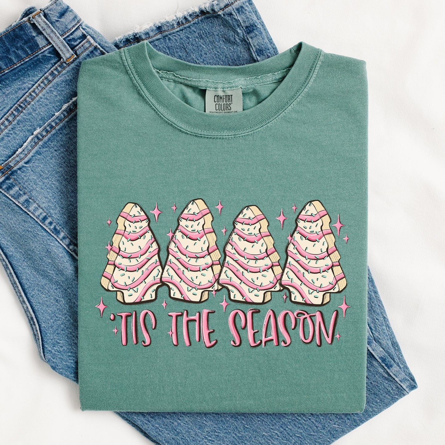 Tis The Season, Pink Christmas Cakes, Cute, Treat, Winter, Santa, Xmas Tshirt Comfort Colors T-Shirt