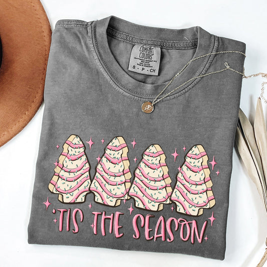 Tis The Season, Pink Christmas Cakes, Cute, Treat, Winter, Santa, Xmas Tshirt Comfort Colors T-Shirt
