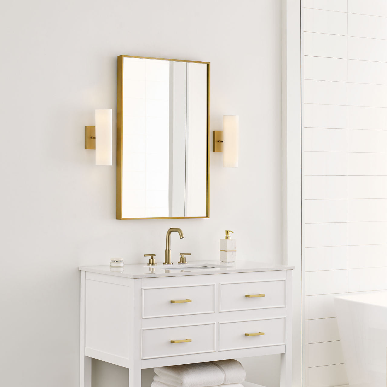 Capalino Medium Sconce