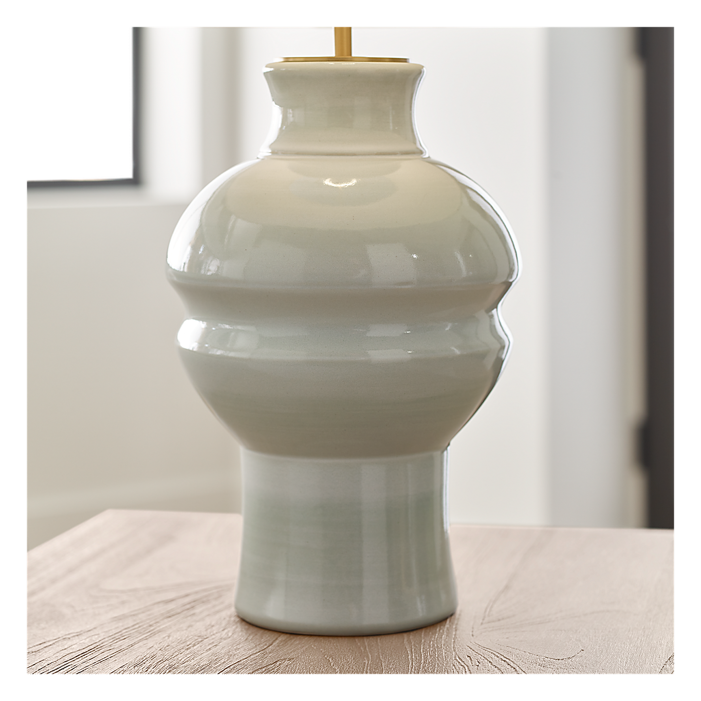 Nova Medium Table Lamp