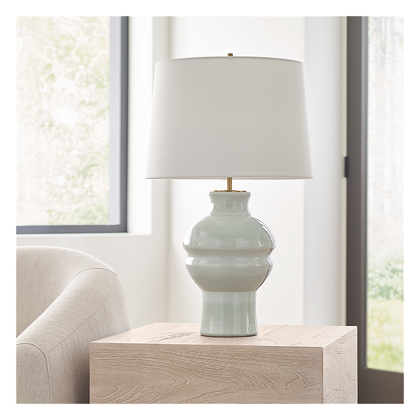 Nova Medium Table Lamp