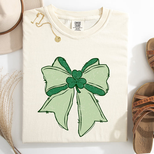 Vintage Bow, Coquette, St Patrick's Day, Shamrock, Clover, Lucky, Leprechaun Tshirt Comfort Colors T-Shirt