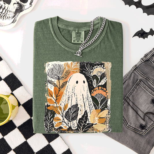 Vintage Ghost Halloween, Botanical, Floral, Autumn, Fall, Comfort Colors T-Shirt