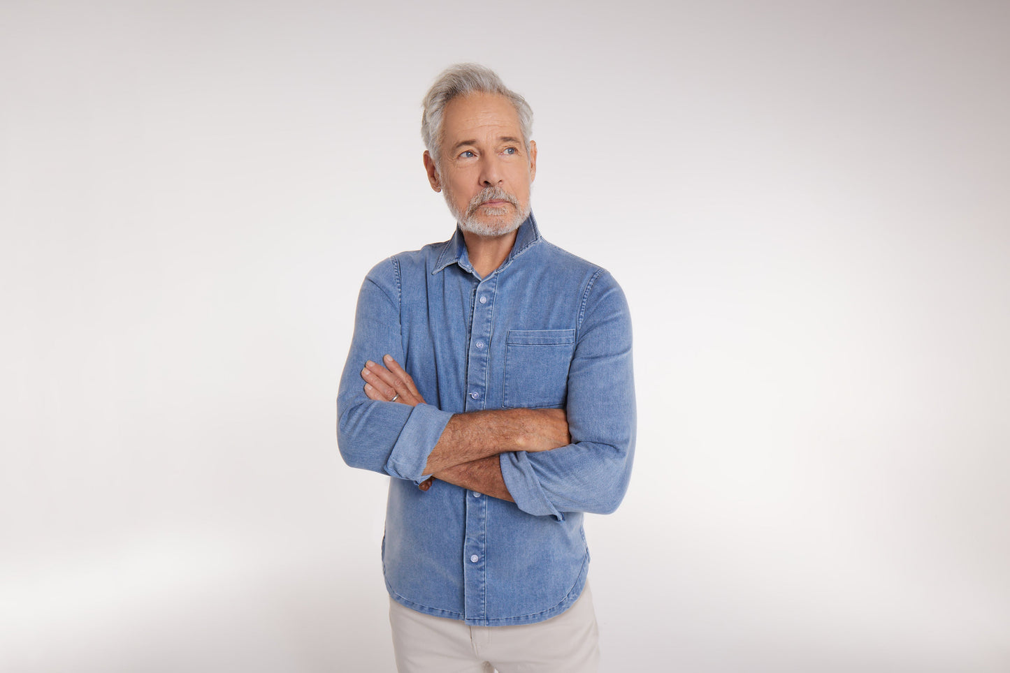 Joe Woven Magnetic Shirt in Chambray