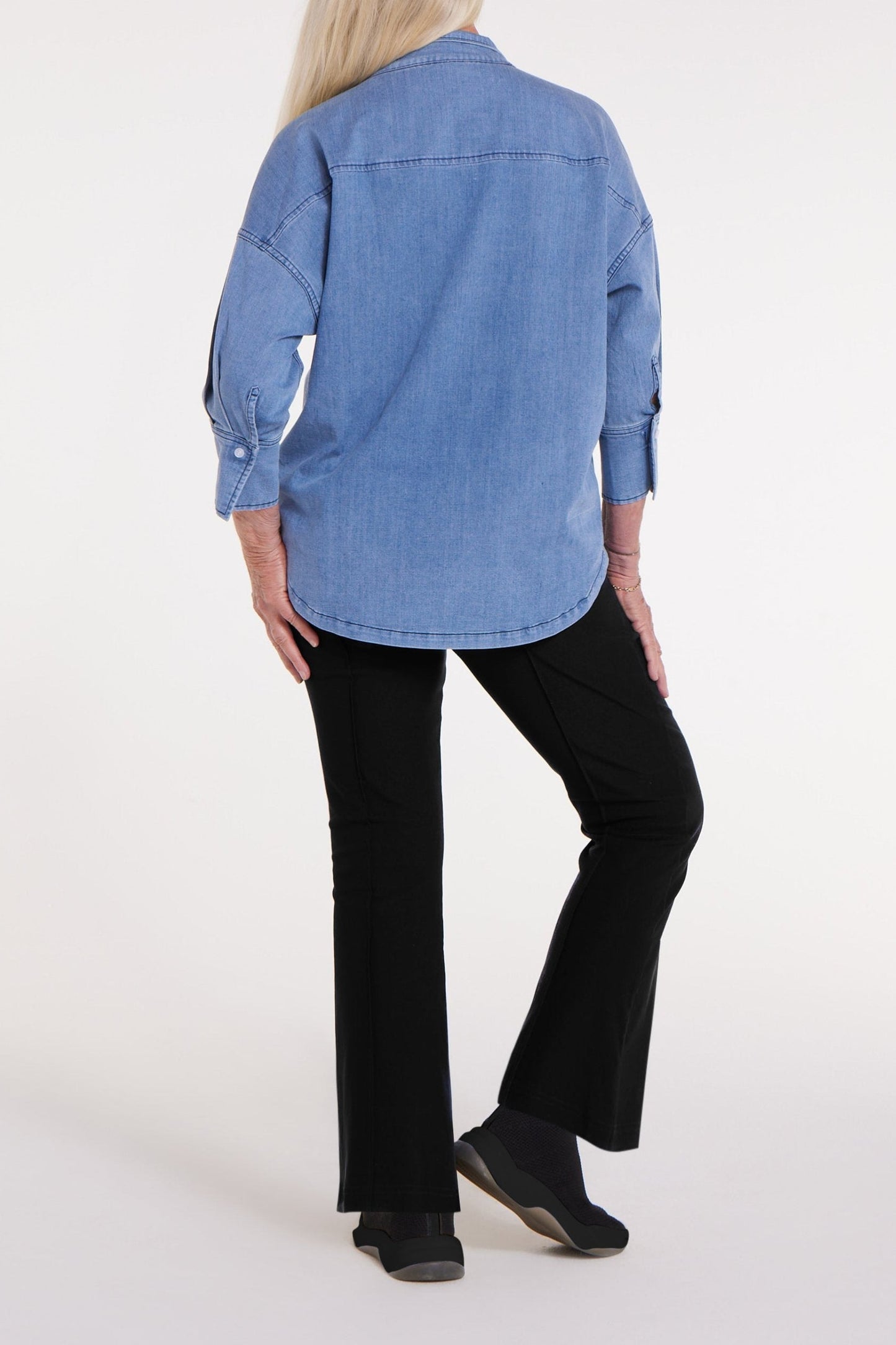 Vera Woven Magnetic Shirt in Chambray