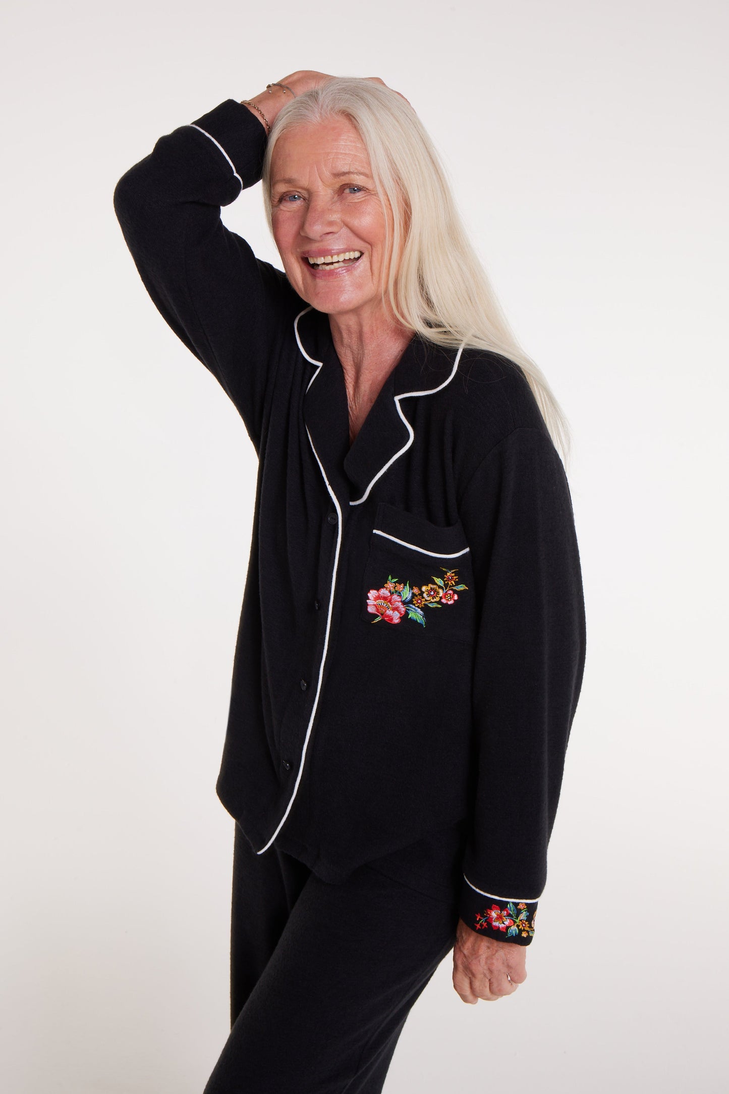 Wela Pajama Magnetic Shirt in Black
