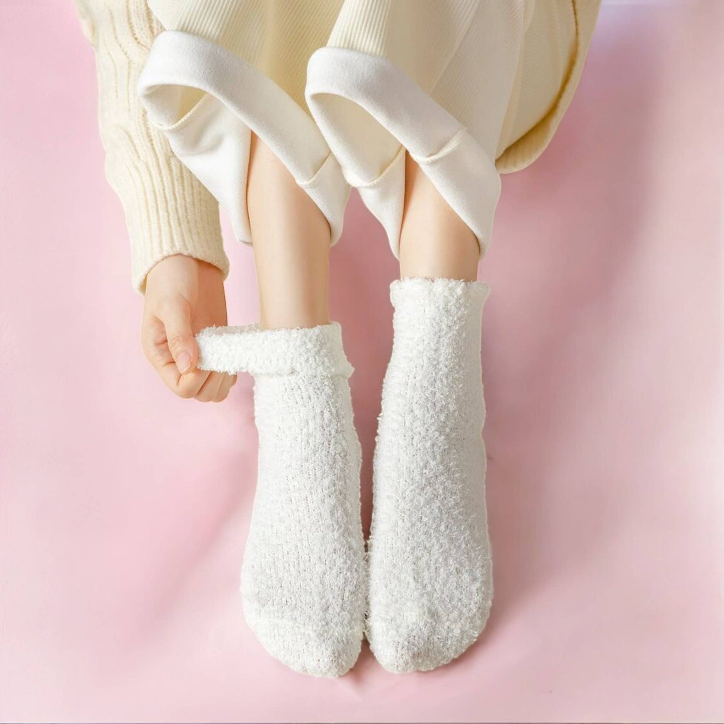 Fuzzy Ankle Socks – Ivory Cozy Cuties