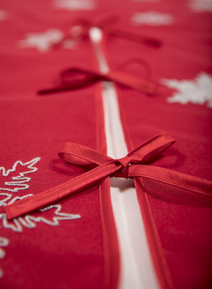 XD17141 Glisten Snowflake Tree Skirt, 56"Rnd