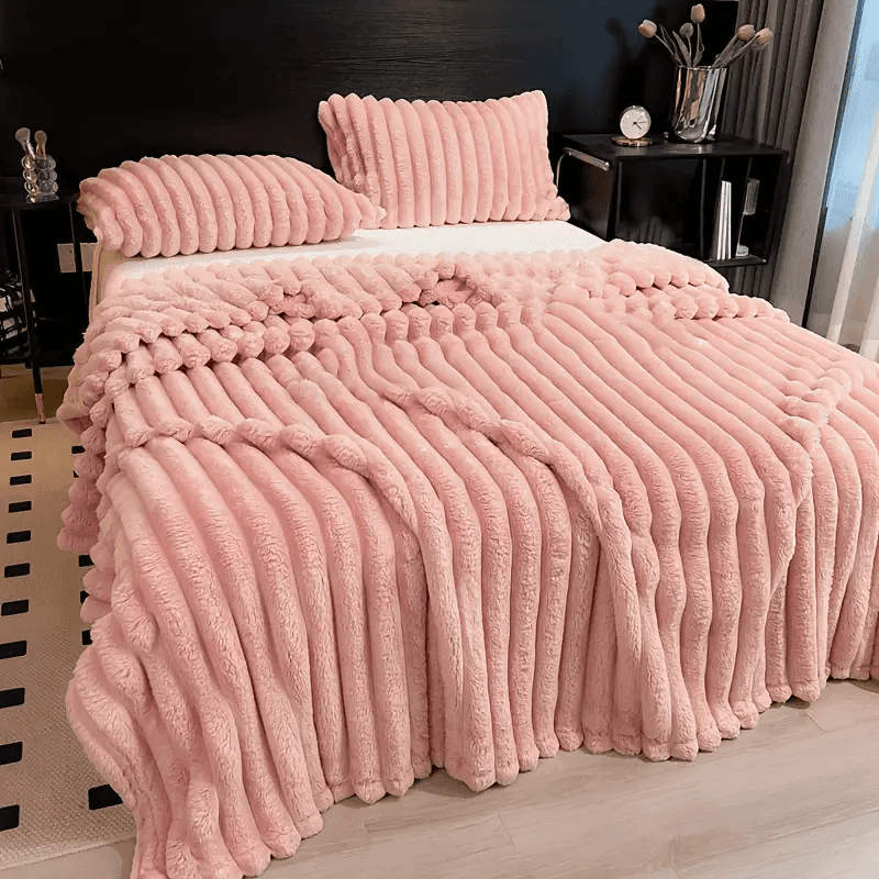 Luxurious All-Season Faux Rabbit Fur Throw Blanket – Ultra-Soft Flannel, Warm & Cozy for Couch, Bed, and Travel