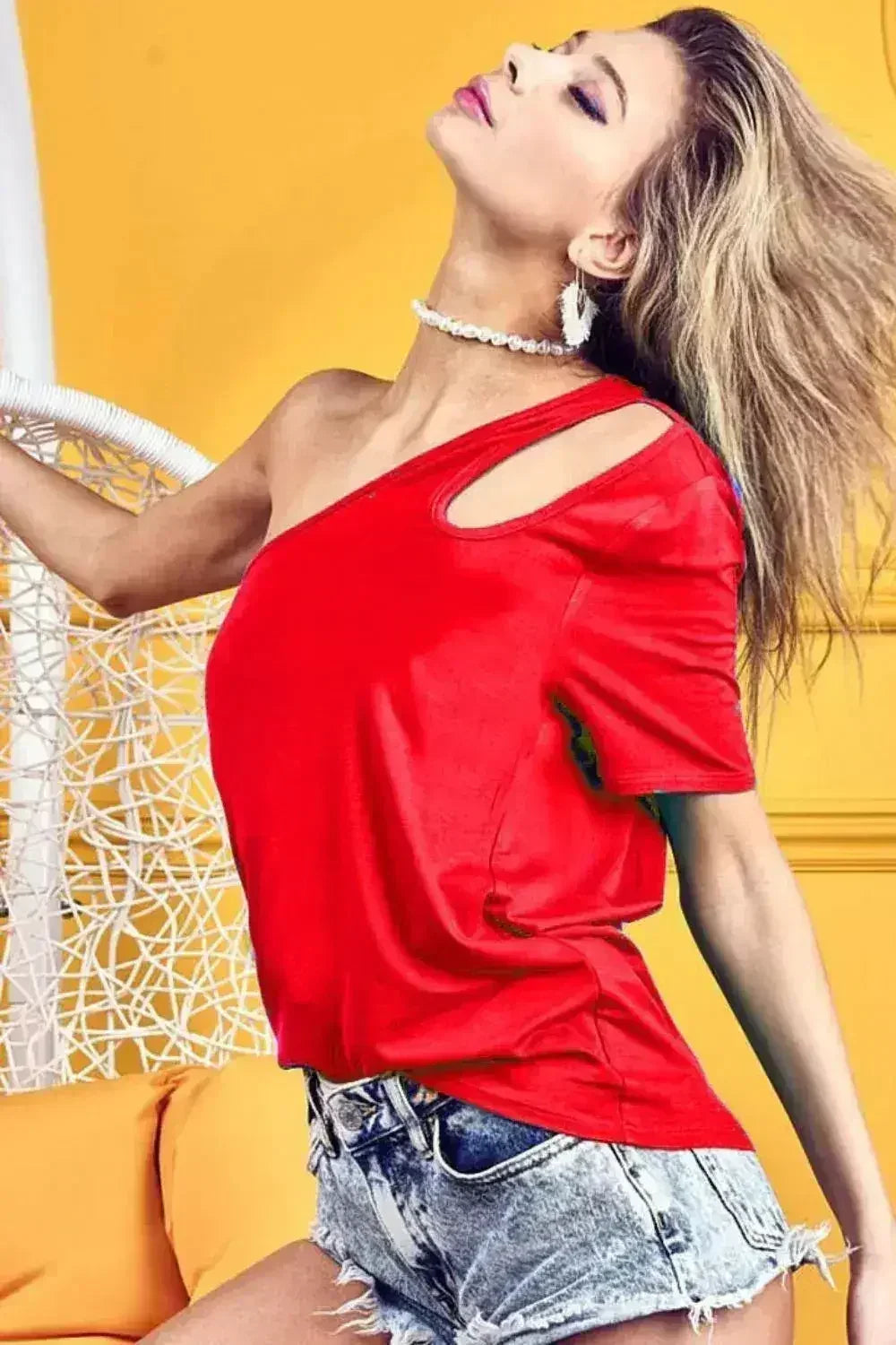 BiBi Cut Out Detailed One Shoulder Top