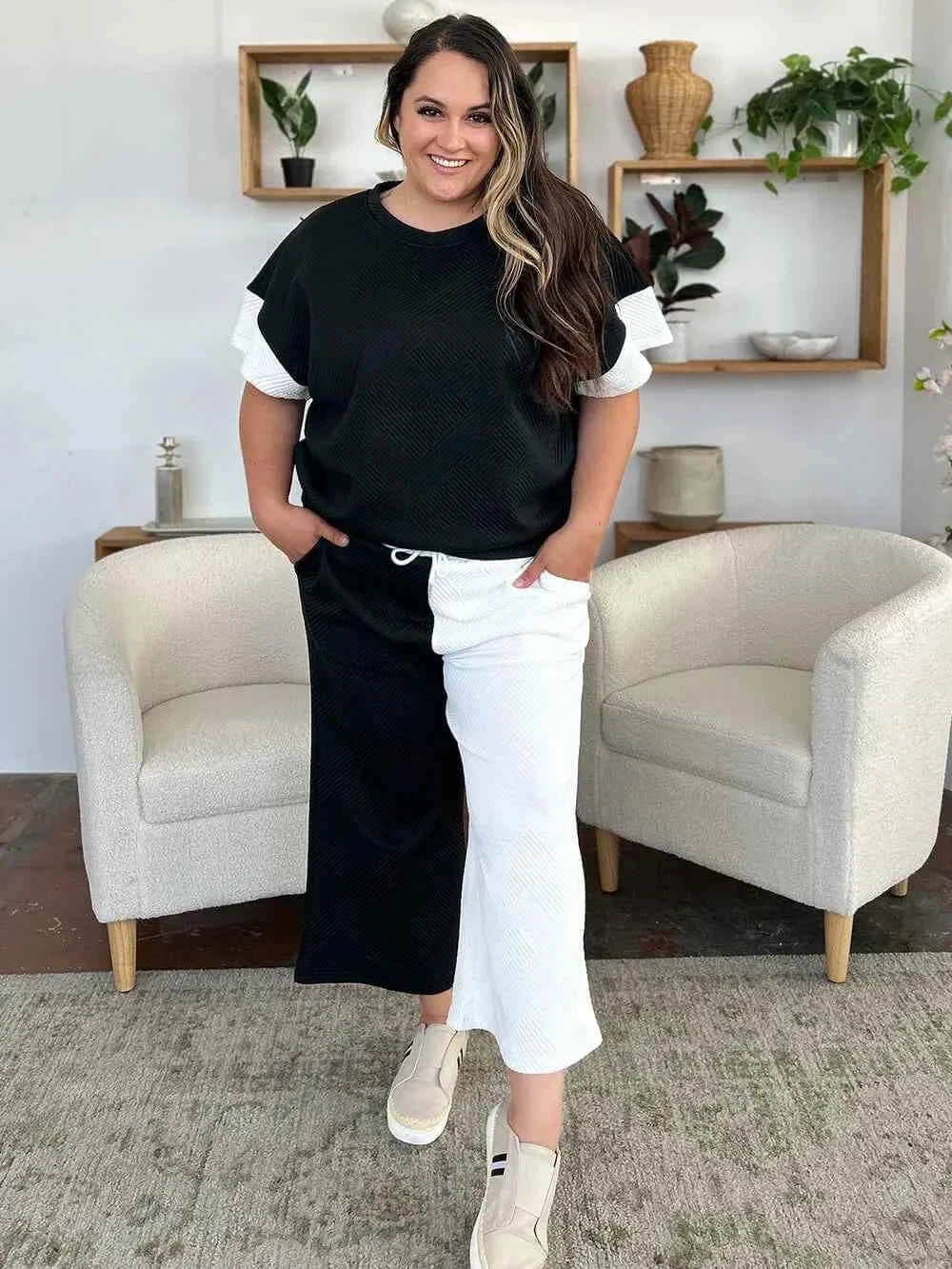 Plus Size Contrast T-Shirt and Wide Leg Pants Set