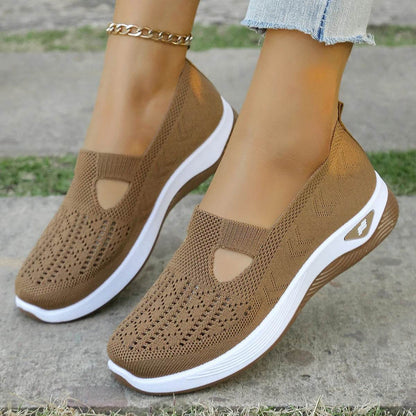 Lightweight Women’s Casual Sneakers – Breathable Flat Shoes for Everyday Comfort