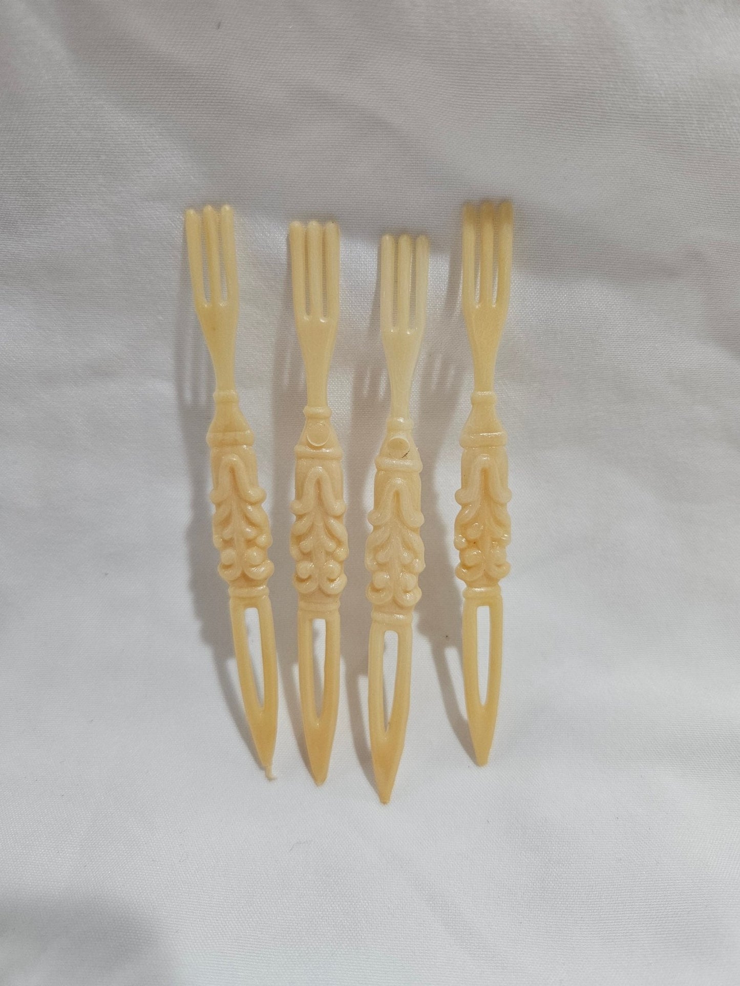 Vintage 1950's Fleur-de-lis Cocktail Forks