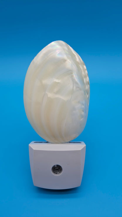 Pearl White Clam Shell LED Night Light – Premium Coastal Décor Accent