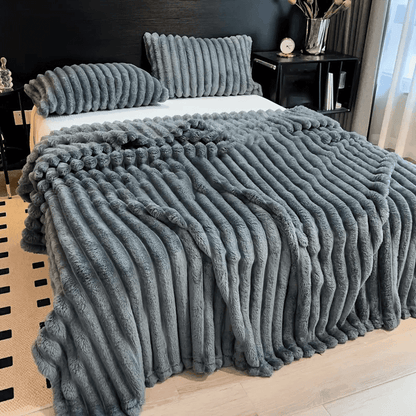 Luxurious All-Season Faux Rabbit Fur Throw Blanket – Ultra-Soft Flannel, Warm & Cozy for Couch, Bed, and Travel