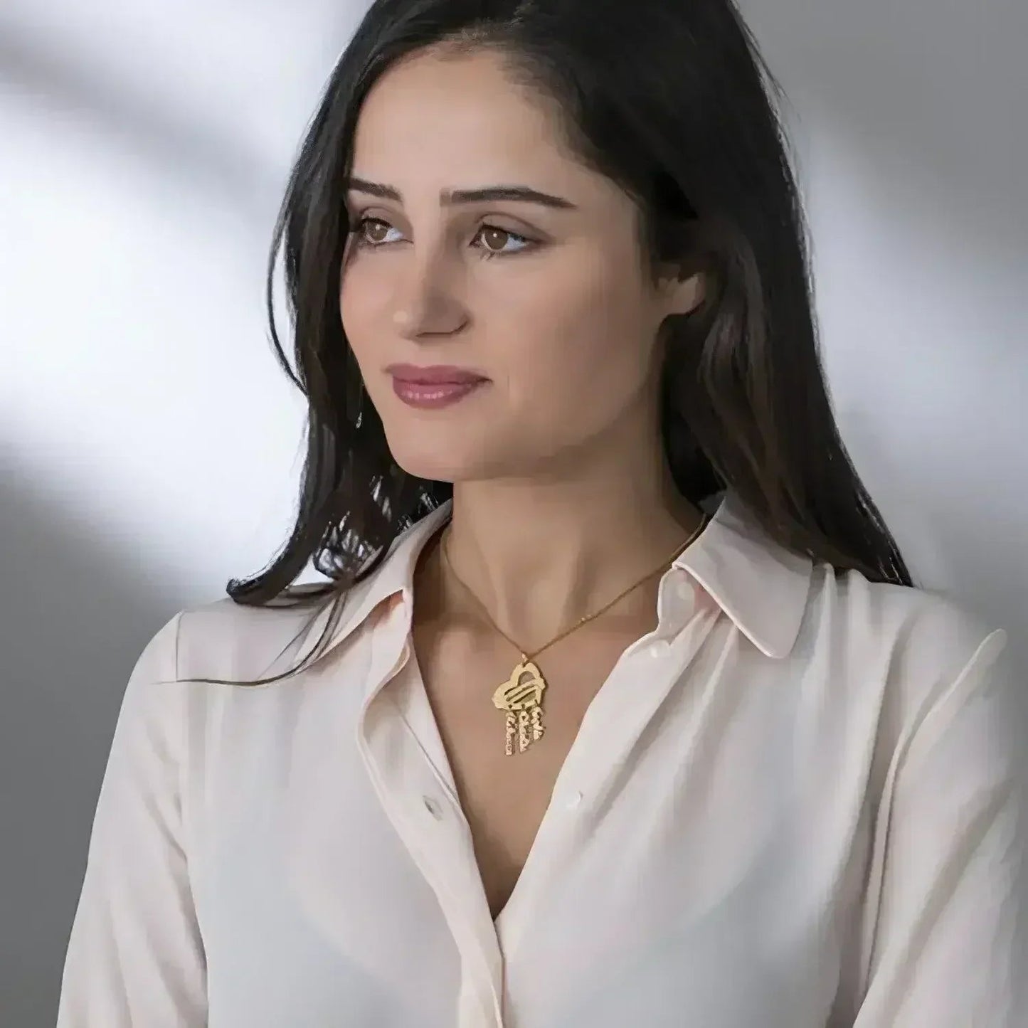 💎 Personalized Letter Necklace – Crafted Just for You