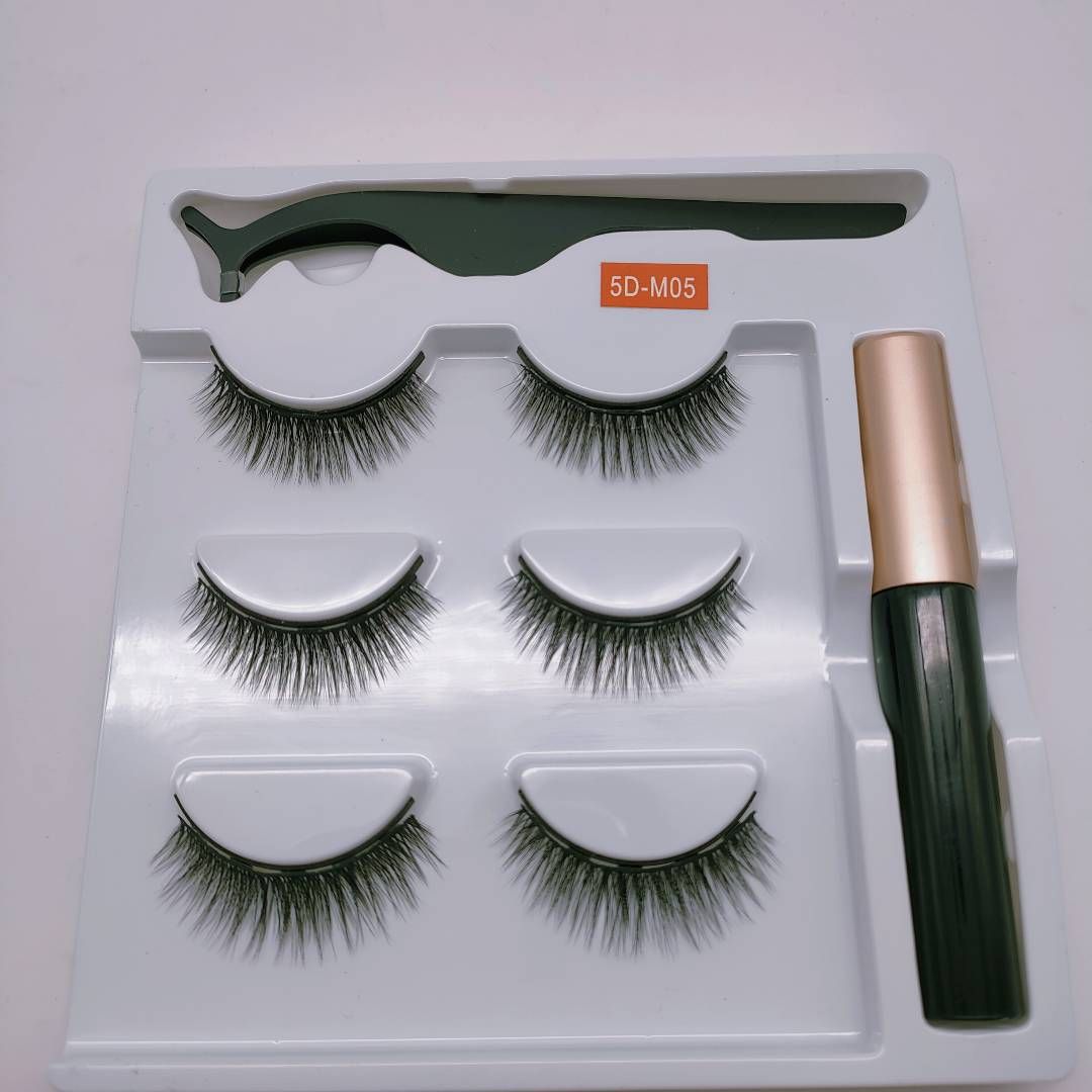 3 Pairs Of Magnetic Eyeliner Liquid False Lashes. Magnetic Adhesive False Lashes. Magnetic Clasp Eyelashes. Magnetic Eyelashes.