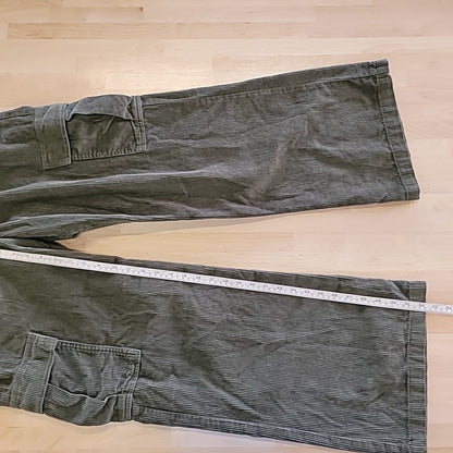tinceltown Size 15 Cotton Corduroy Low-Rise Cargo Jeans - Green