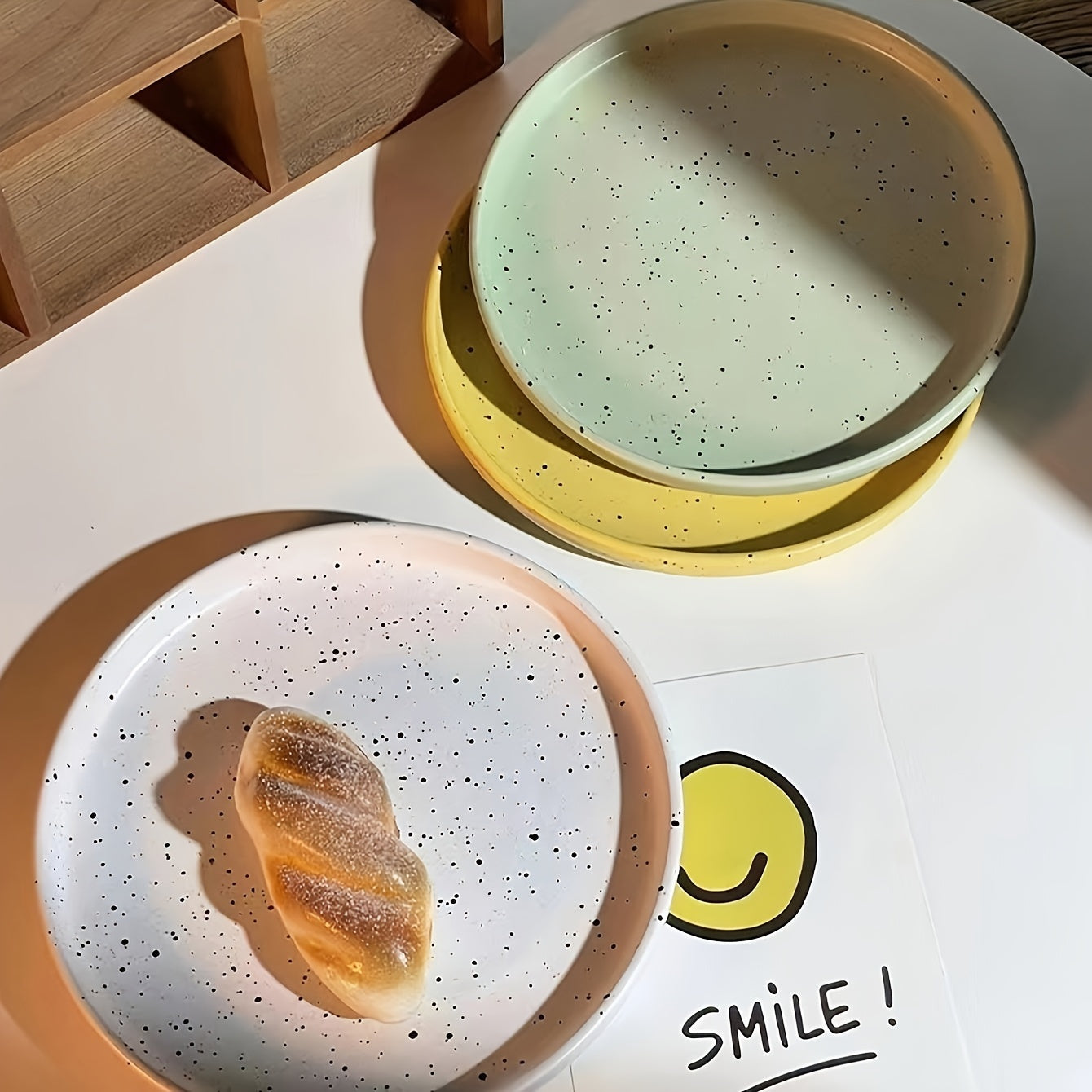 Ceramic Dinner Plate with Splattered Ink Design Stylish Tableware